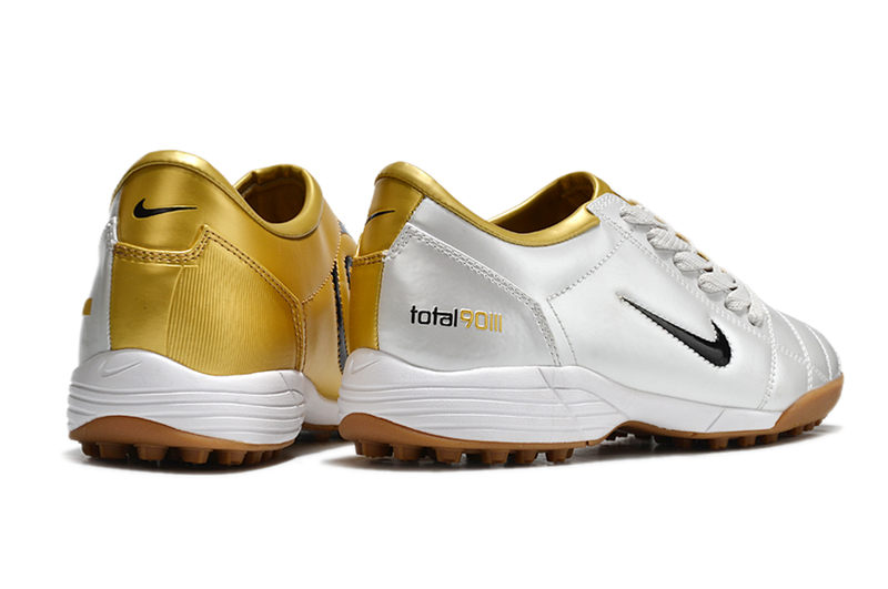 Bota de Fútbol para Césped Artificial Nike Total 90 TF Blanca e Dourada