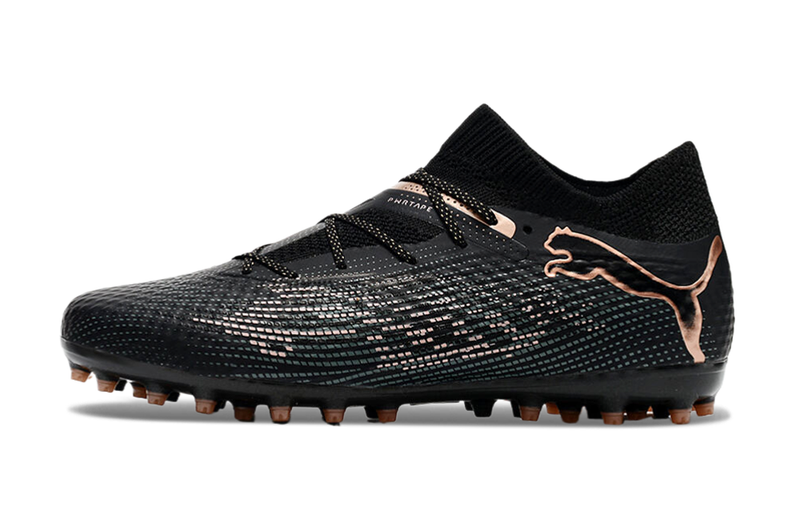 Bota de Fútbol para Césped Artificial Puma Future 7 MG Negra e Bronze "Eclipse Pack"