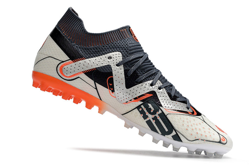 Bota de Fútbol para Césped Artificial Puma Future Ultimate MG Blanca e Naranja "Astronaut Pack"