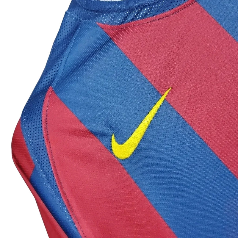 Camiseta Barcelona 05/06 Retro - Azul e Roja