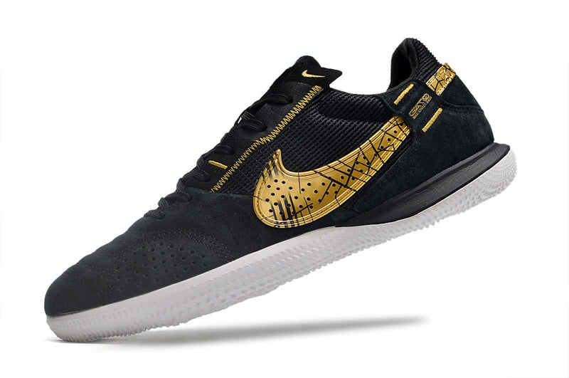 Bota de Fútbol Sala Nike StreetGato IC Negra e Dourada