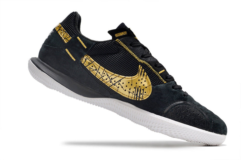 Bota de Fútbol Sala Nike StreetGato IC Negra e Dourada